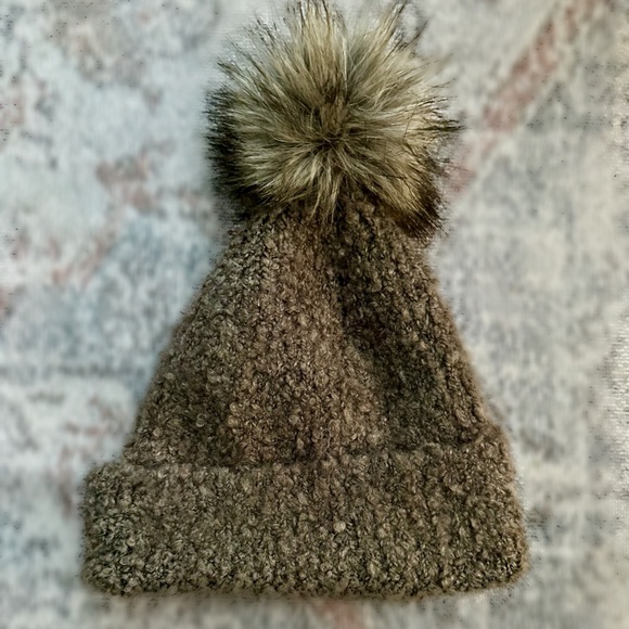 Aritzia Wilfred Free Beanie Pom Hat - Brown - Picture 2 of 6